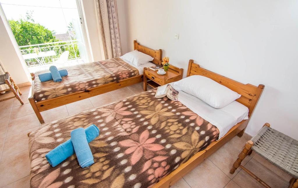 Spiti Kritikos Apartment Беницес Екстериор снимка