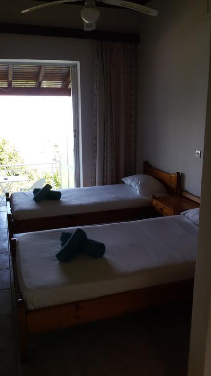 Spiti Kritikos Apartment Беницес Екстериор снимка