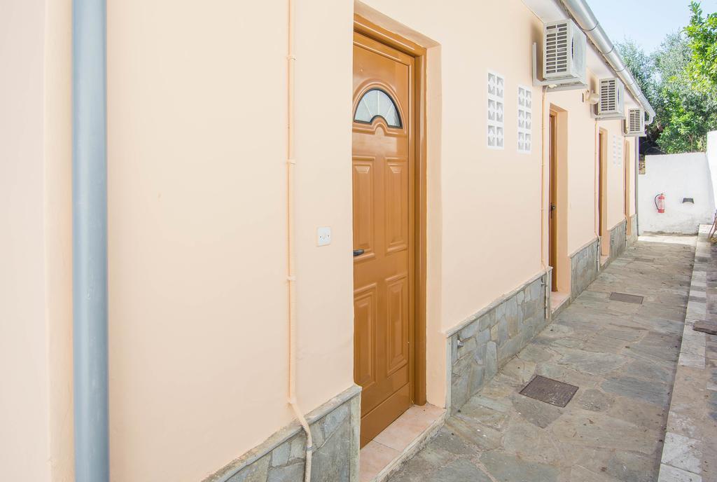 Spiti Kritikos Apartment Беницес Екстериор снимка